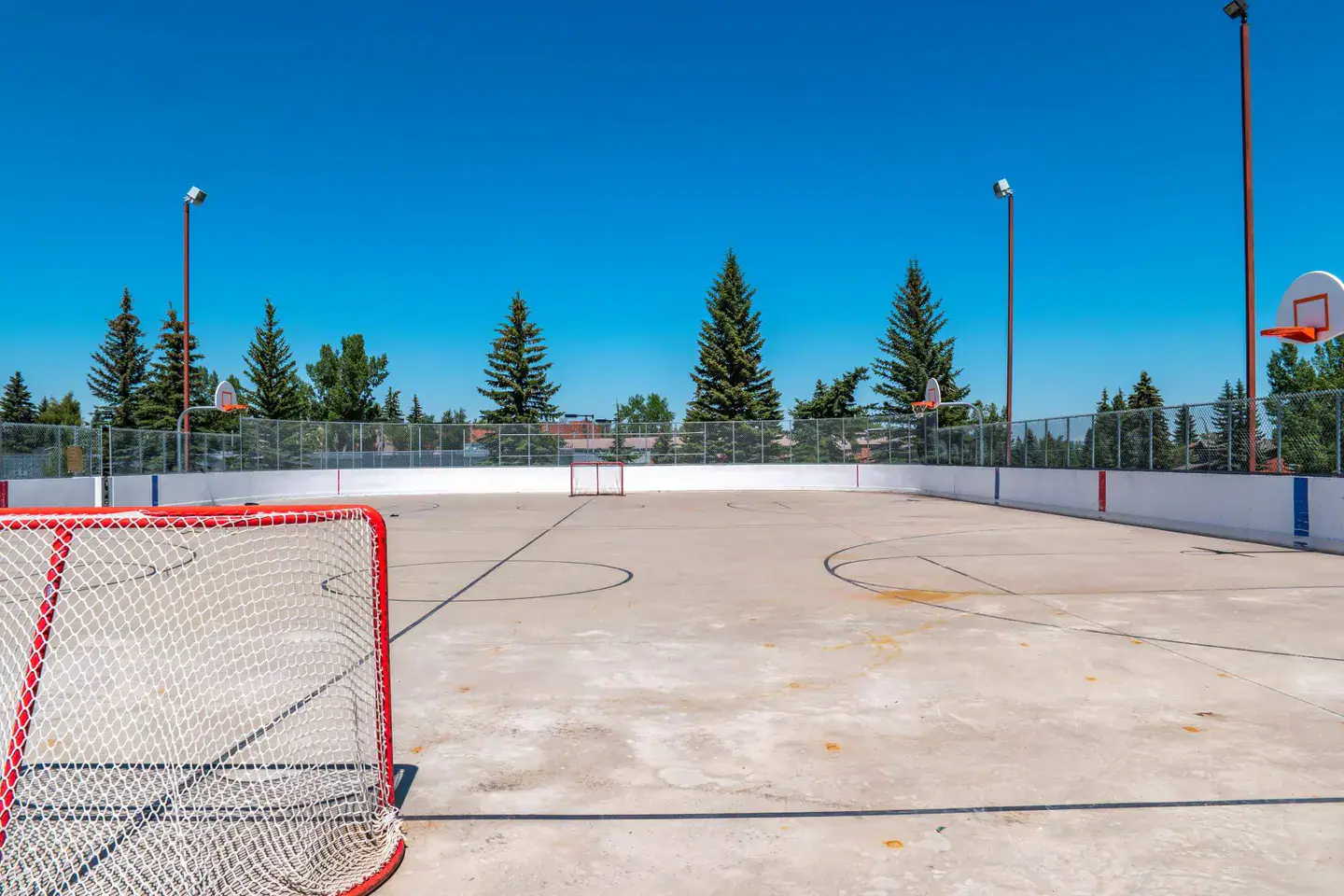 Oakridge property and community context